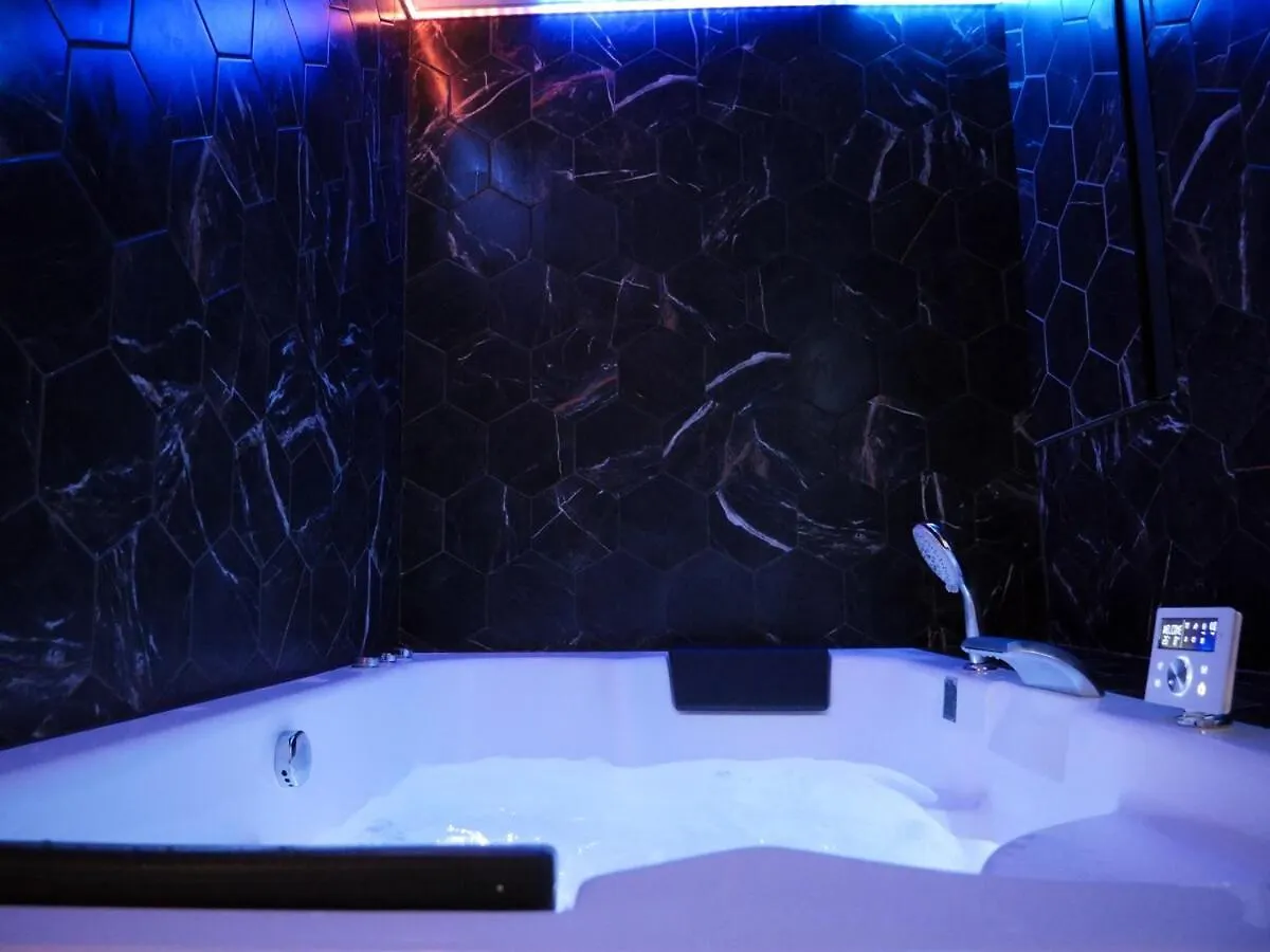 Love Room - Luxe Et Romance Bourg-en-Bresse Apartment